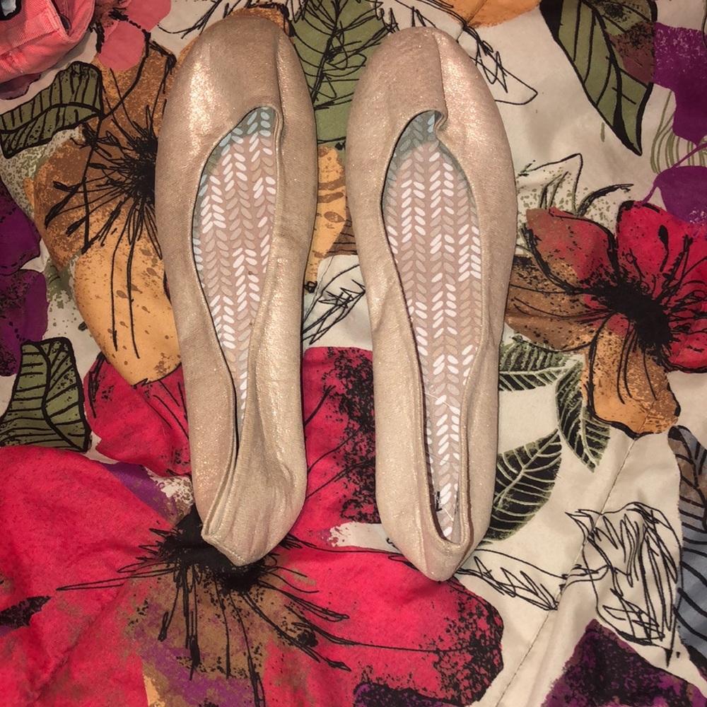 Sparkly gold flats. Size 11